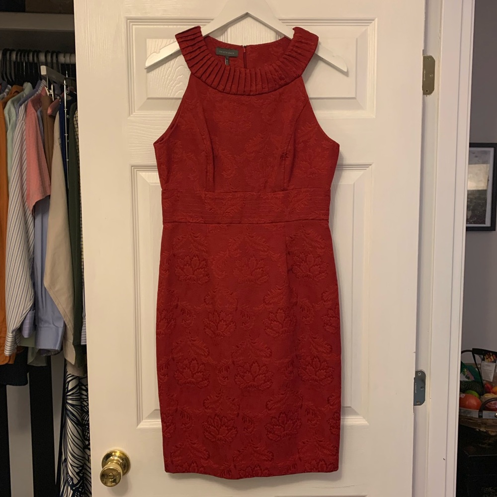 Kristin Davis red brocade high neck dress D030